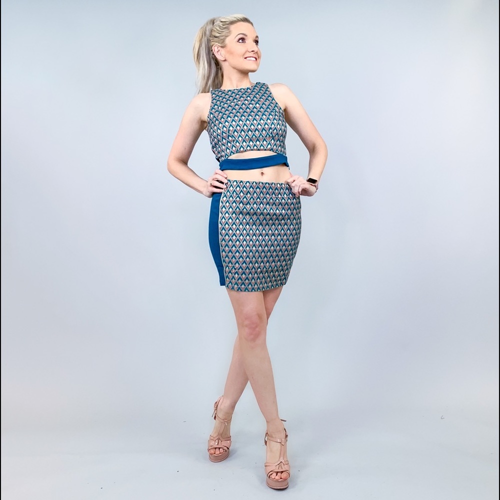 Blue Two Piece Skirt Set - Picture 5 of 8
